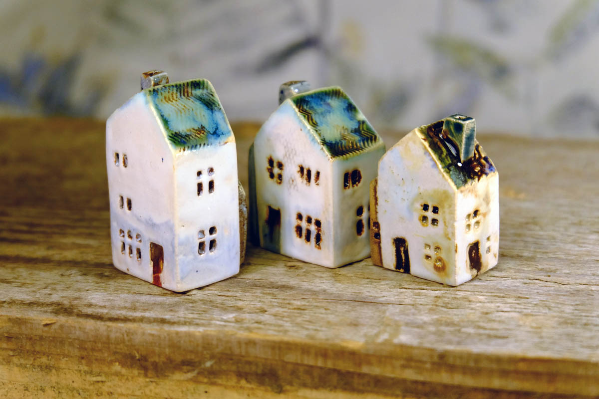 ceramiczne miniaturowe domki - zestaw