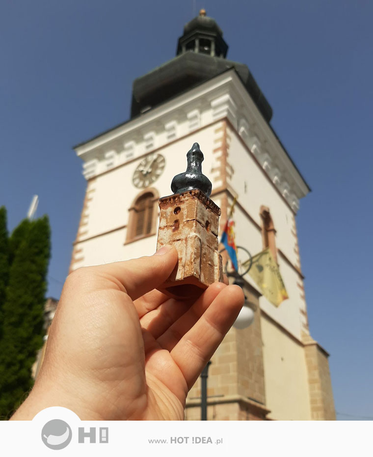 Miniaturowa Wieża Farna z Krosna. Ceramiczna Wieża Farna z Krosna.